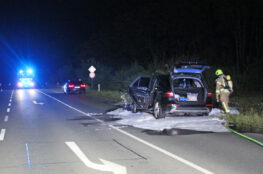 Der teilweise ausgebrannte Mercedes