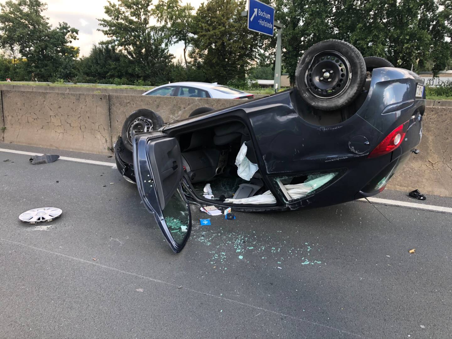 PKW überschlägt sich auf der Autobahn bei Bochum