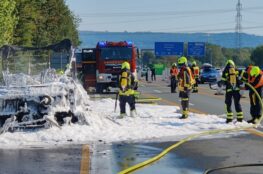 Campingwagen brennt