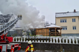 Holzschopf brennt in Mühlingen