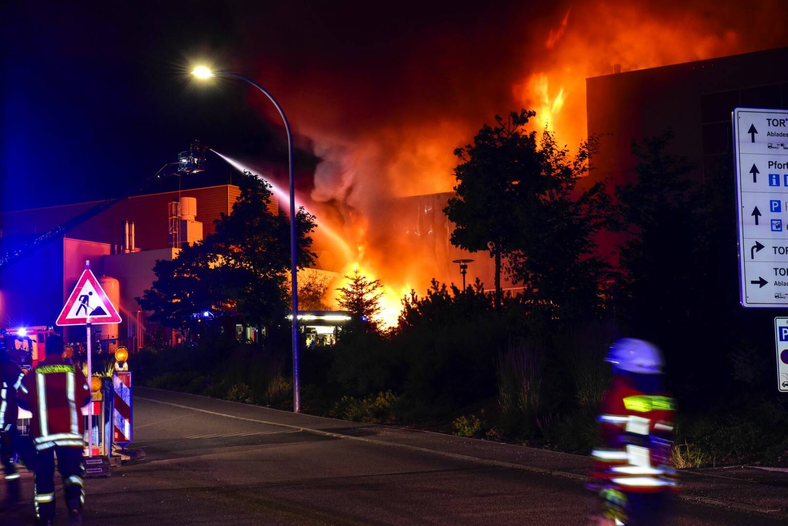 Großbrand in Simmersfelder Industriegebiet