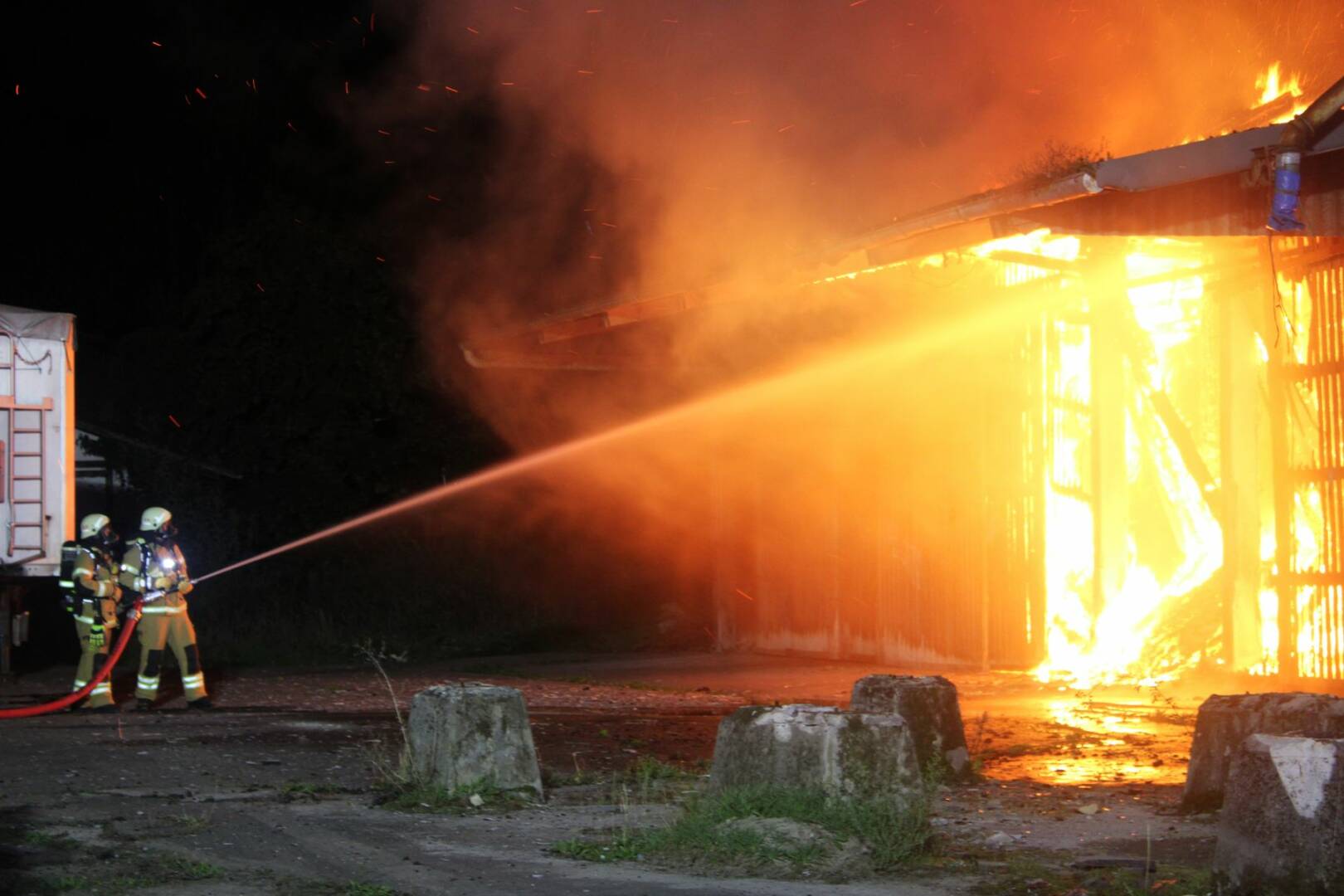 Brennt Lagerhalle in Schötmar