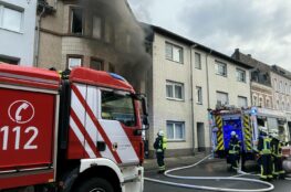 Brand in Wohn- und Geschäftshaus