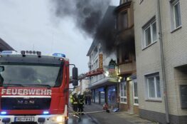 Brand in Wohn- und Geschäftshaus