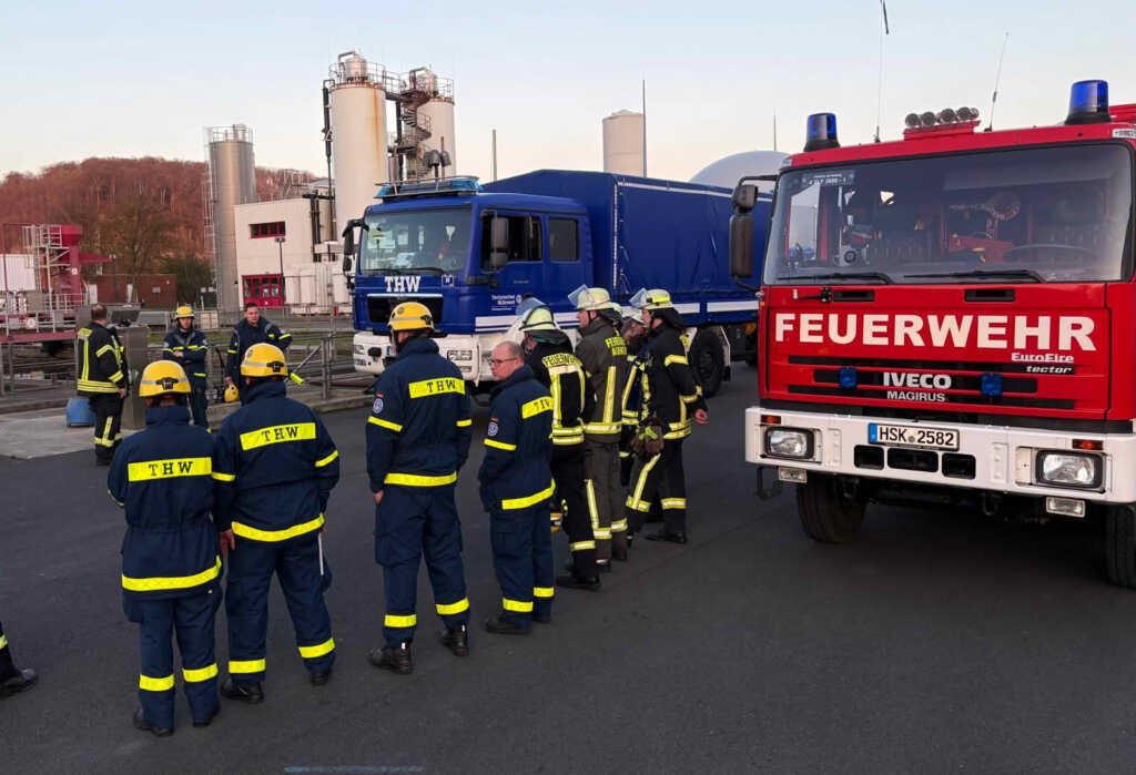 Übung von Feuerwehr und THW