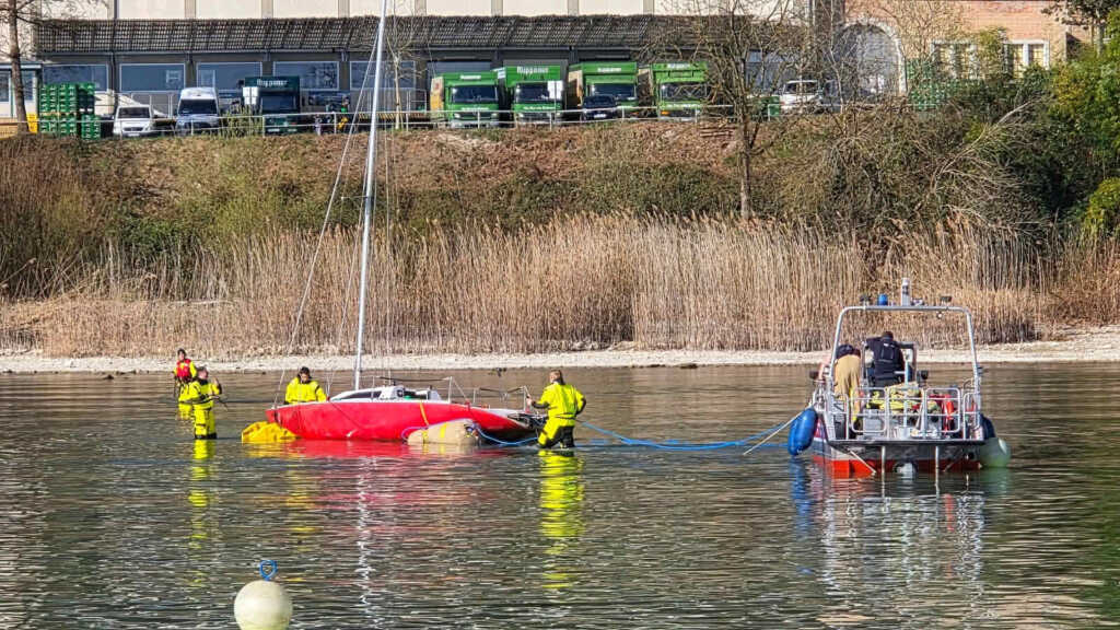 Gestrandetes Segelboot