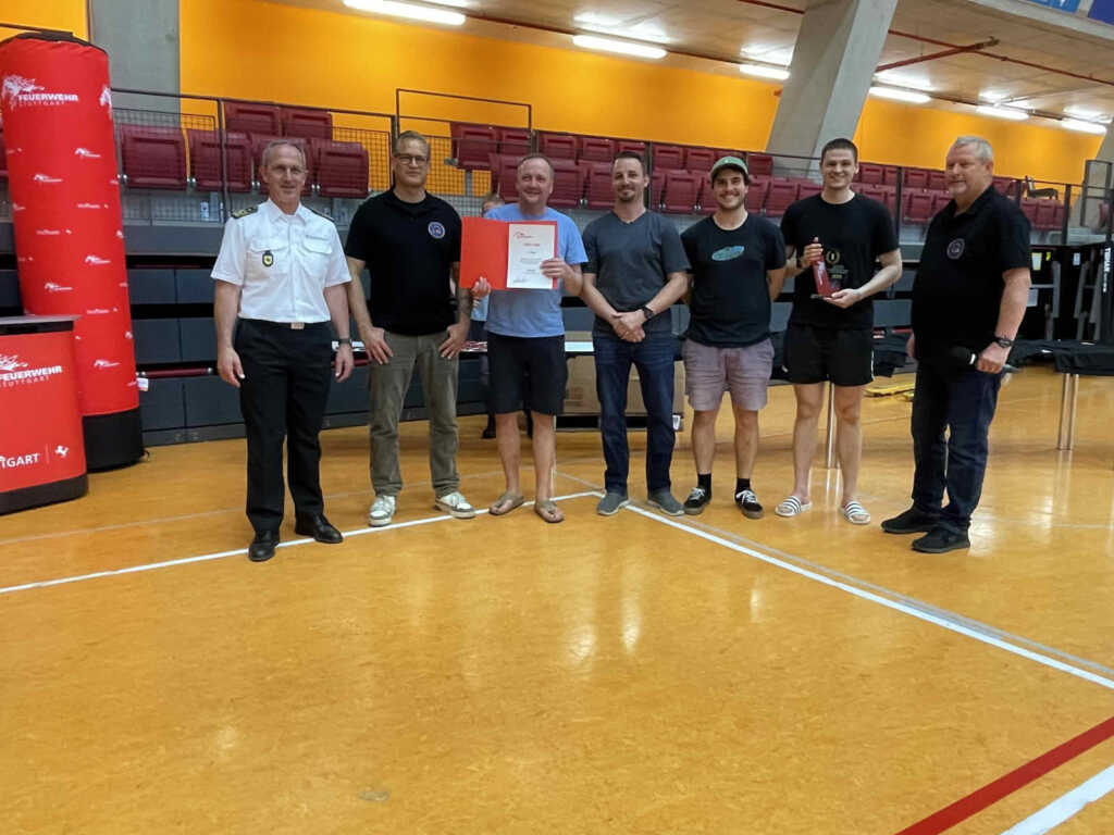 19. Tischtennismeisterschaft der Berufsfeuerwehren in Deutschland - Siegermannschaft aus Hamburg