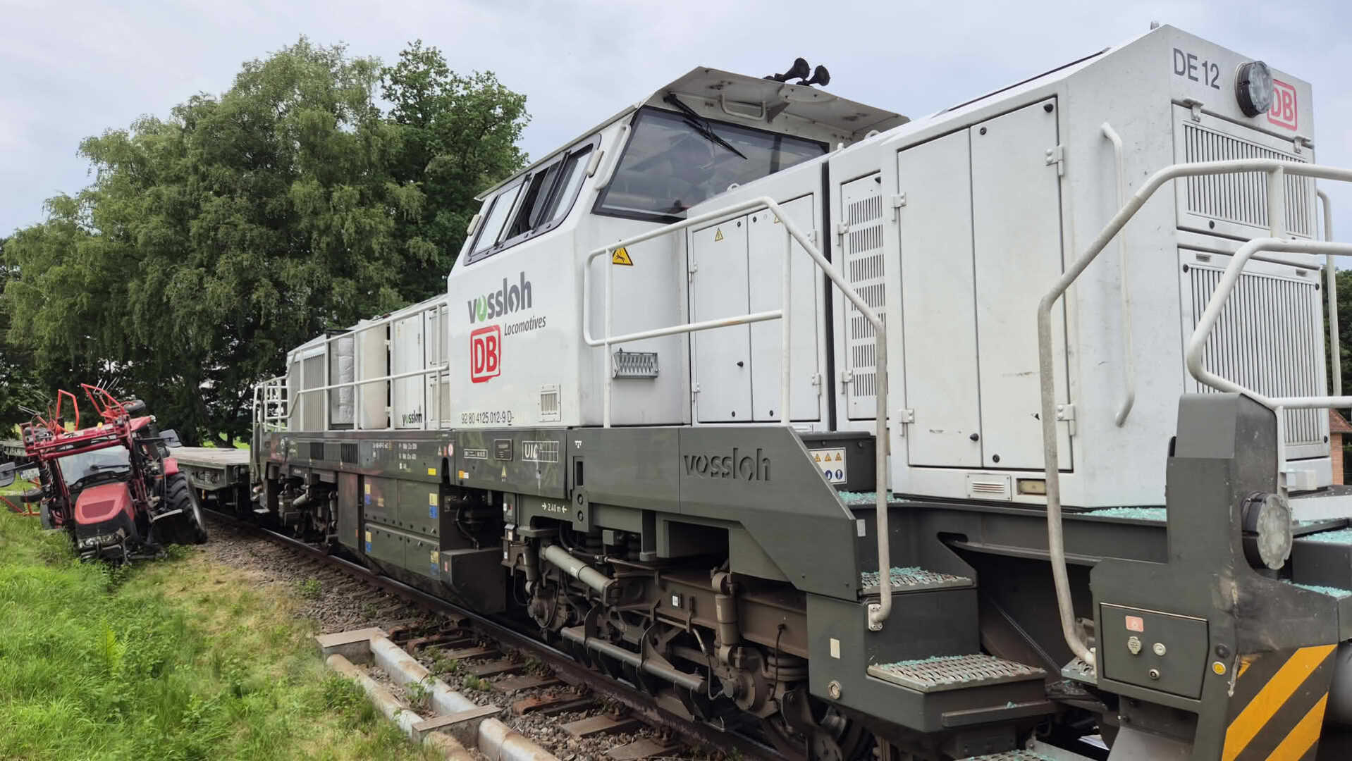 Zug kollidiert in Beckedorf mit Trecker