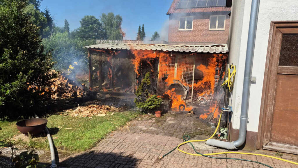Schuppenbrand in voller Ausdehnung
