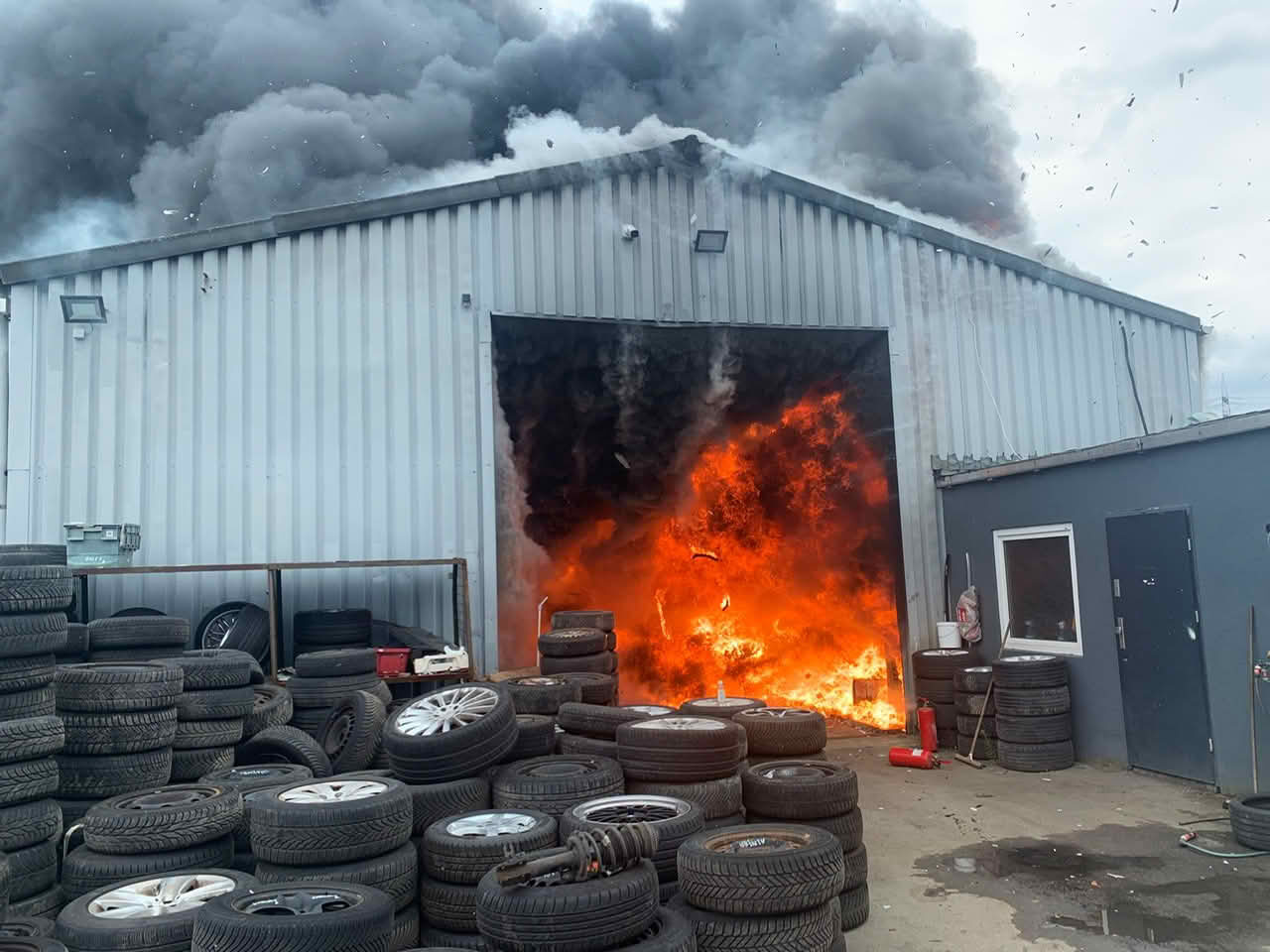 Lagerhalle brannte in voller Ausdehnung
