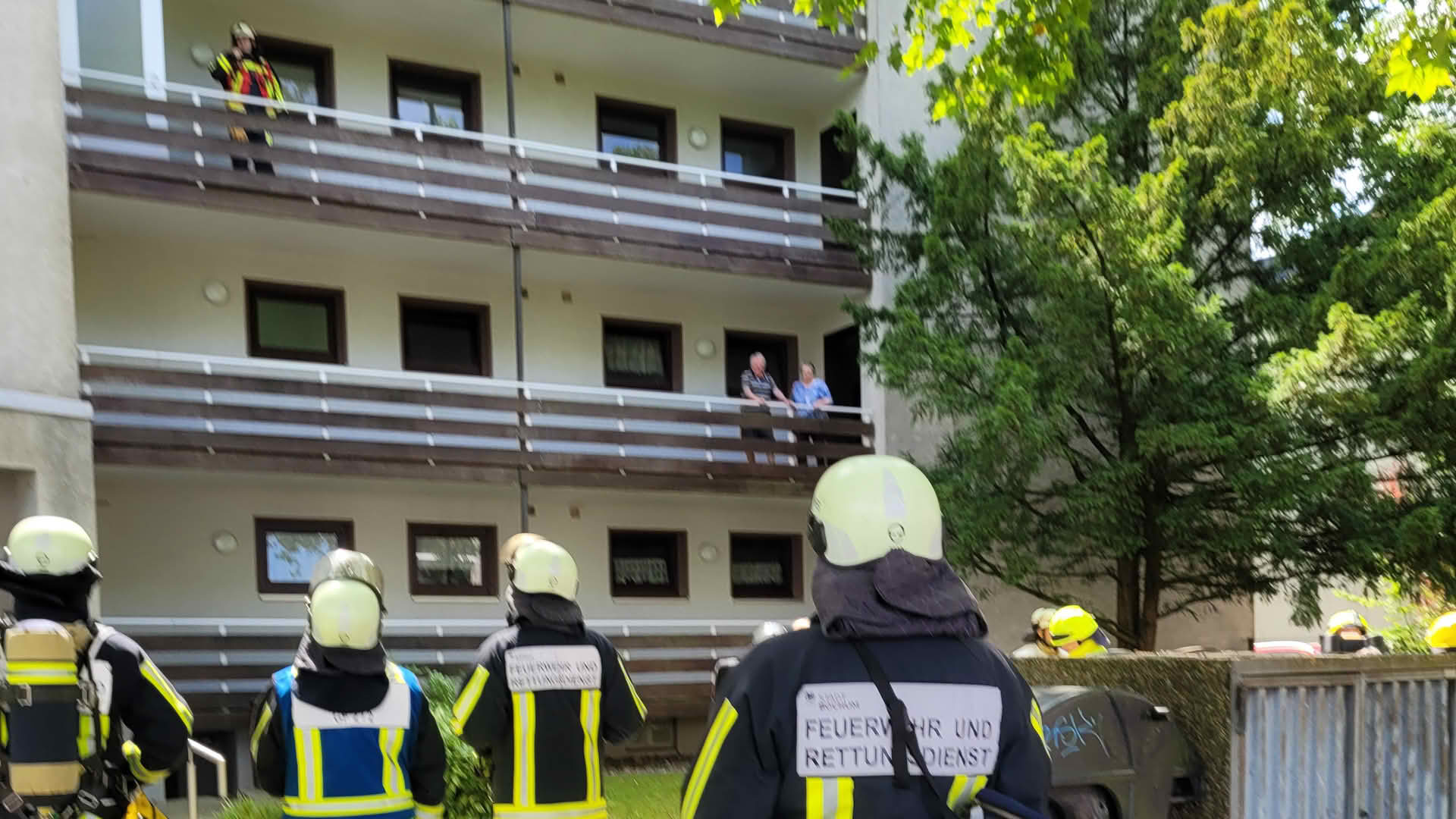 Feuer mit Menschenleben in Gefahr