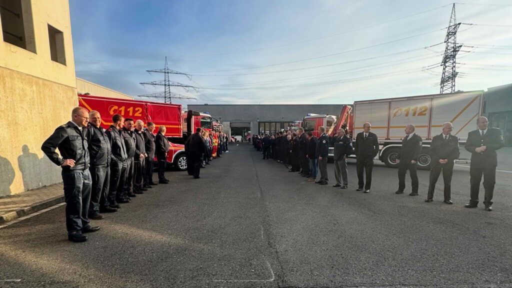 Spalier bei der Verabschiedung von Ulrich Borgmann