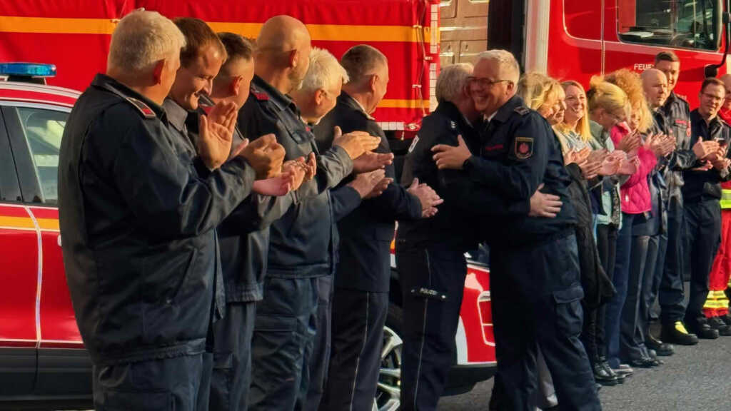 Spalier für den scheidenden Feuerwehrchef