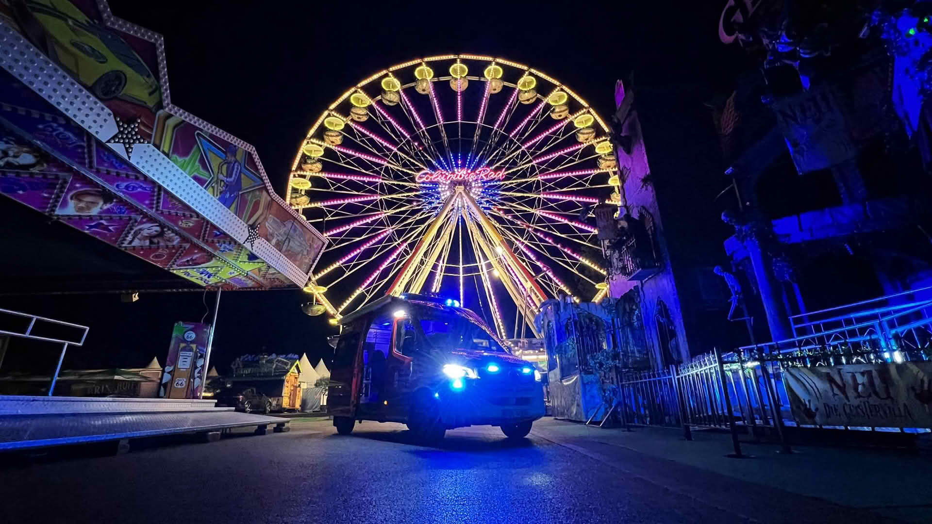 Wachbereitschaft während der Sim-Jü Kirmes 2025.