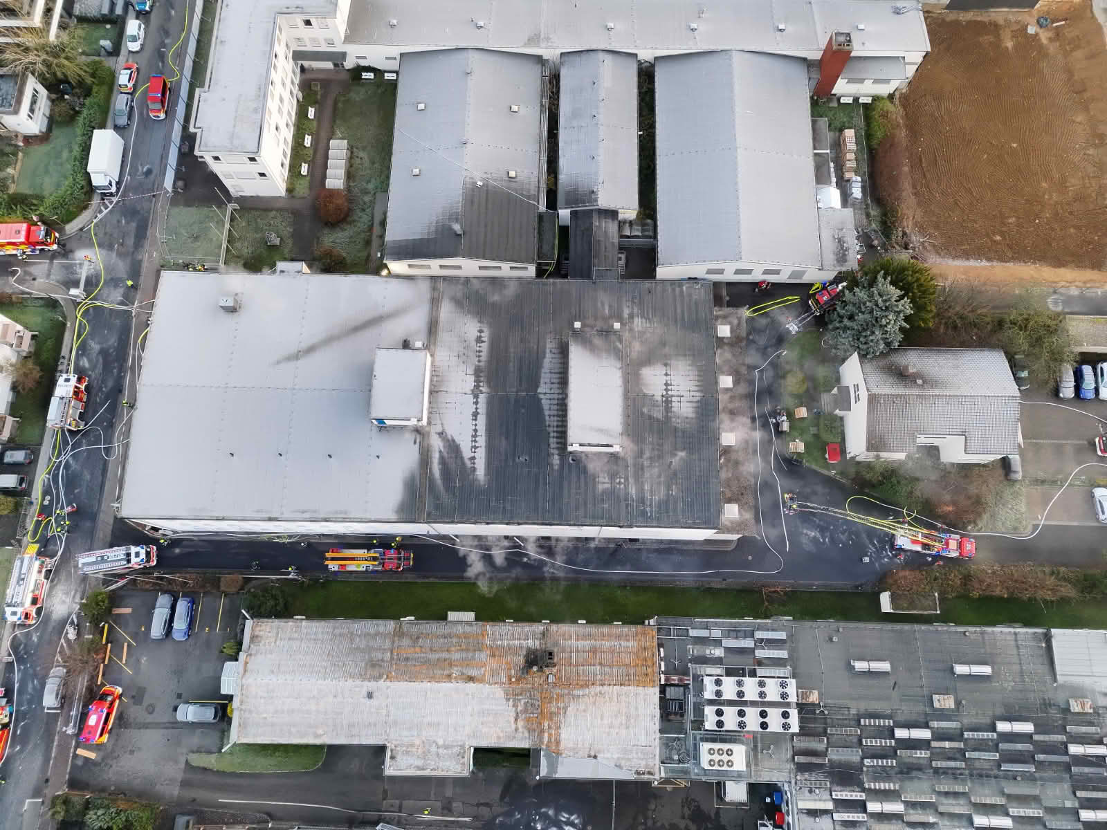 Löscharbeiten nach mehr als 14 Stunden beendet