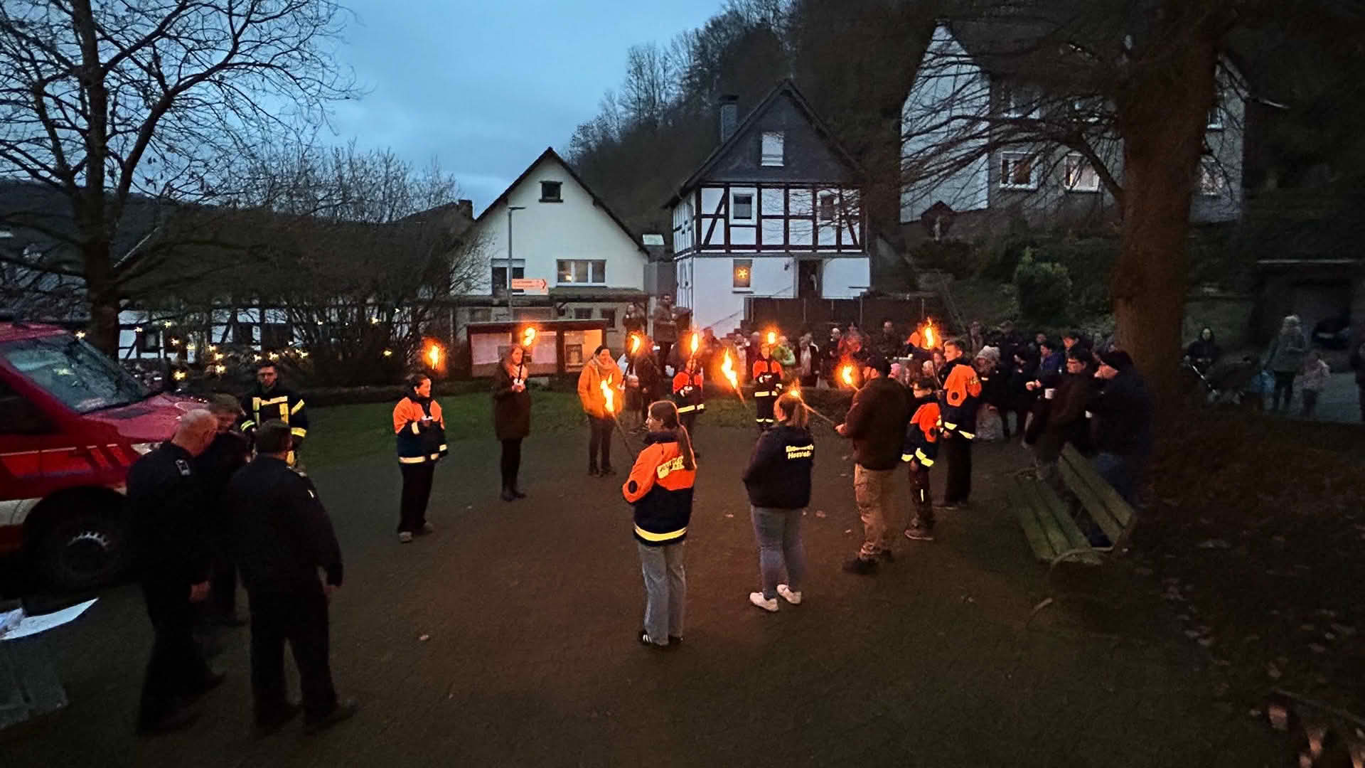 Verleihung der Kinderflamme unterm Weihnachtsbaum
