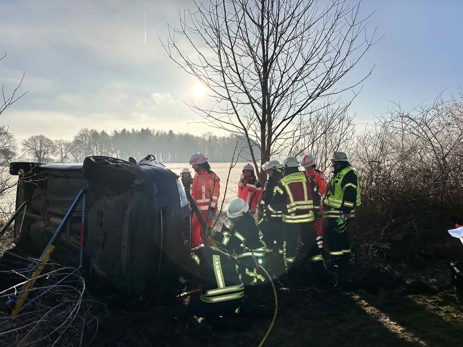 Verkehrsunfall auf der Autobahn 1: Fahrerin befreit