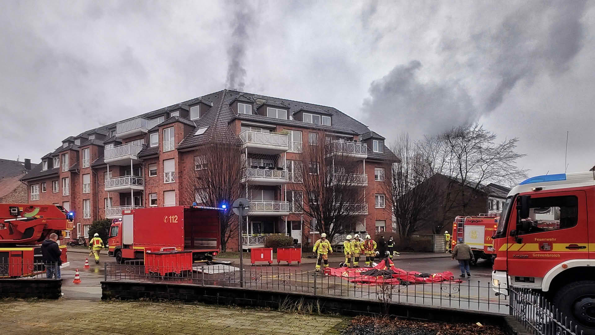 Aktuelle Feuerwehreinsätze und Berichte 1