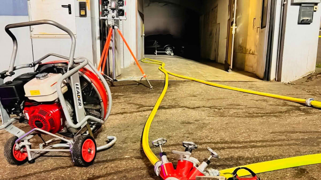 Zugang zu der Werkstatt/Lackiererei