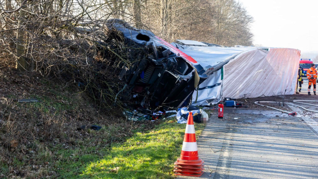 A2 - Schwerer LKW-Unfall