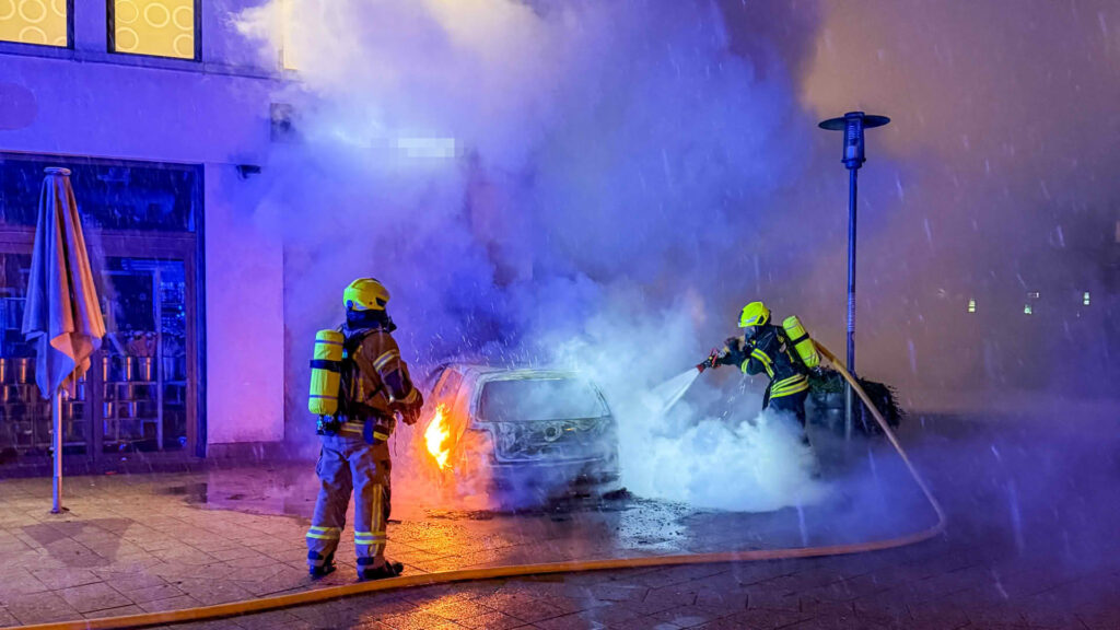 Brennender Pkw in der Innenstadt