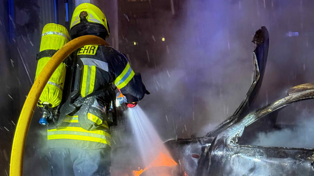 Brennender Pkw in der Innenstadt