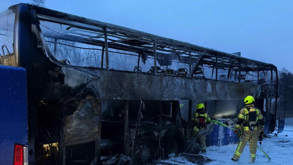 Feuerwehr auf der BAB 52 gefordert
