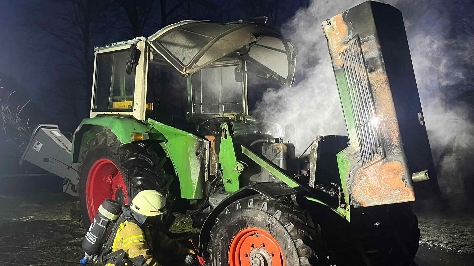 Trecker fängt Feuer