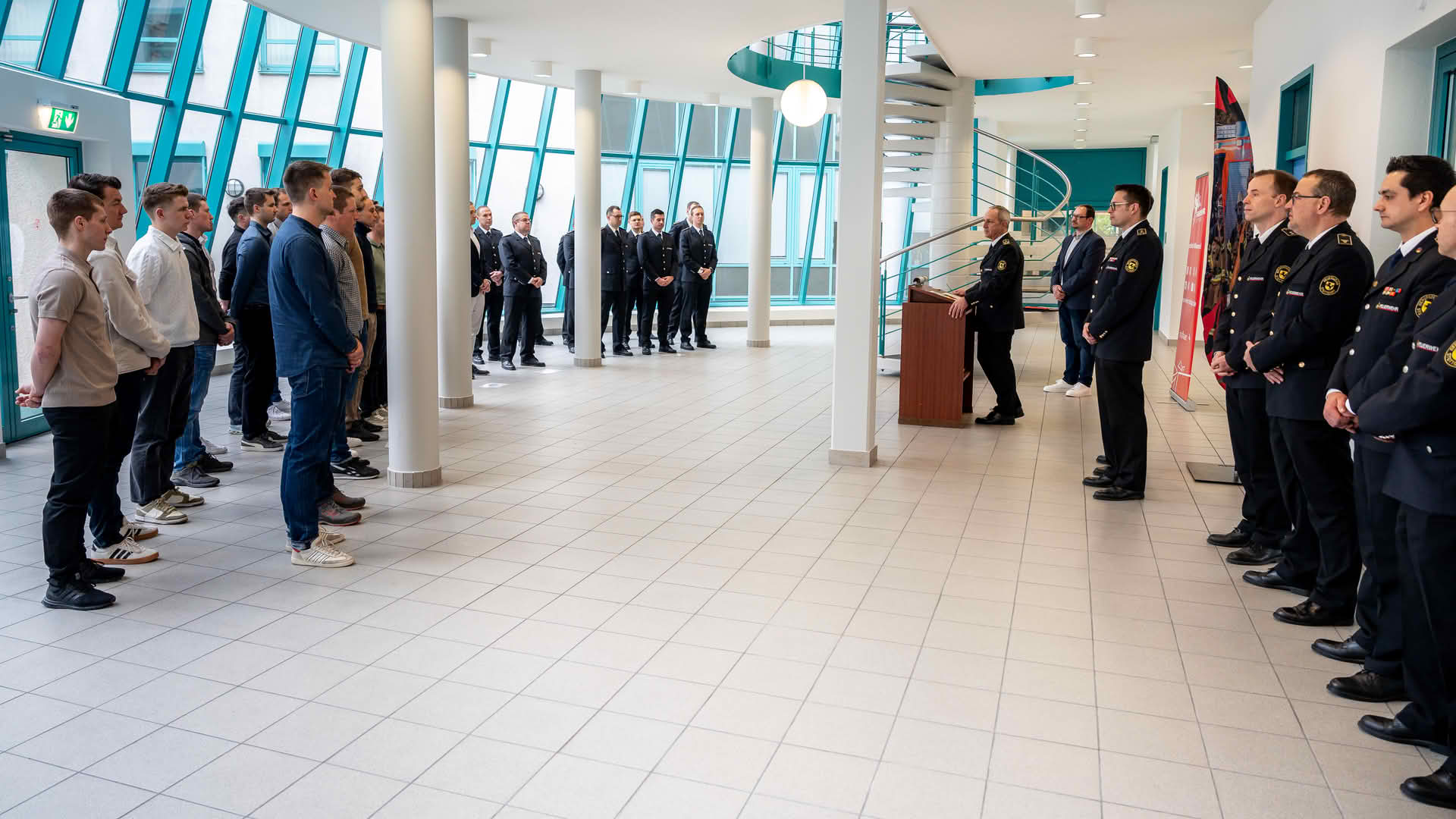 Traumberufe bei der Feuerwehr Stuttgart: Stellenausschreibungen und Beförderungen