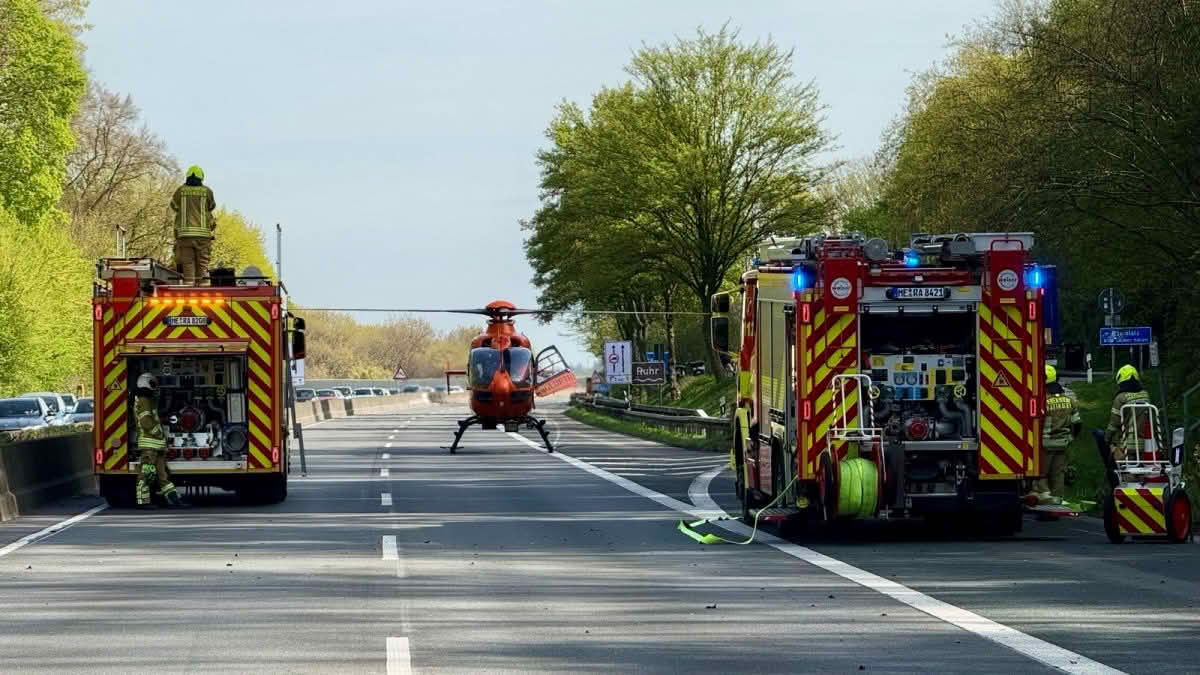 Fünf Verletzte bei Verkehrsunfall auf der BAB 52