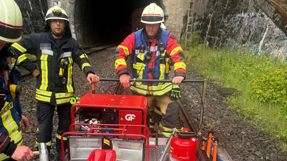 Feuerwehr unterstützt bei Bahnunfall