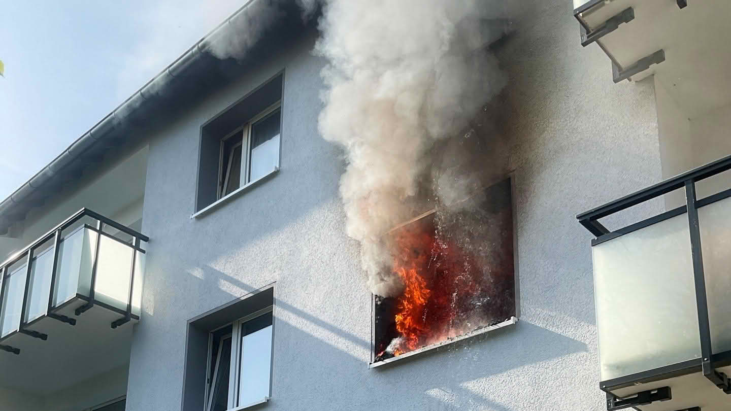 Zimmerbrand mit Person