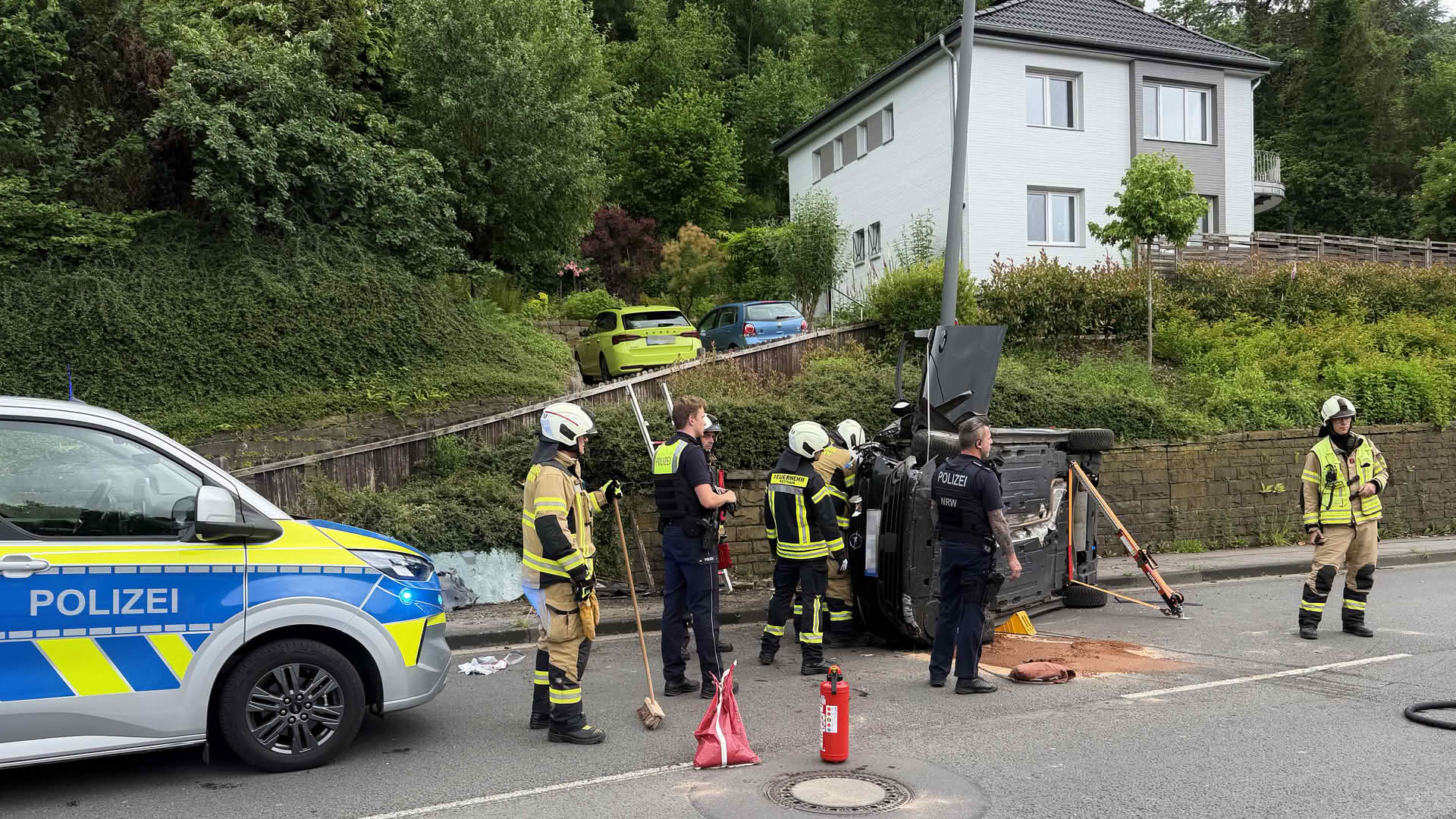 Schwerer Verkehrsunfall auf der Talstraße K37 Aktuelle Feuerwehreinsätze und Berichte 1