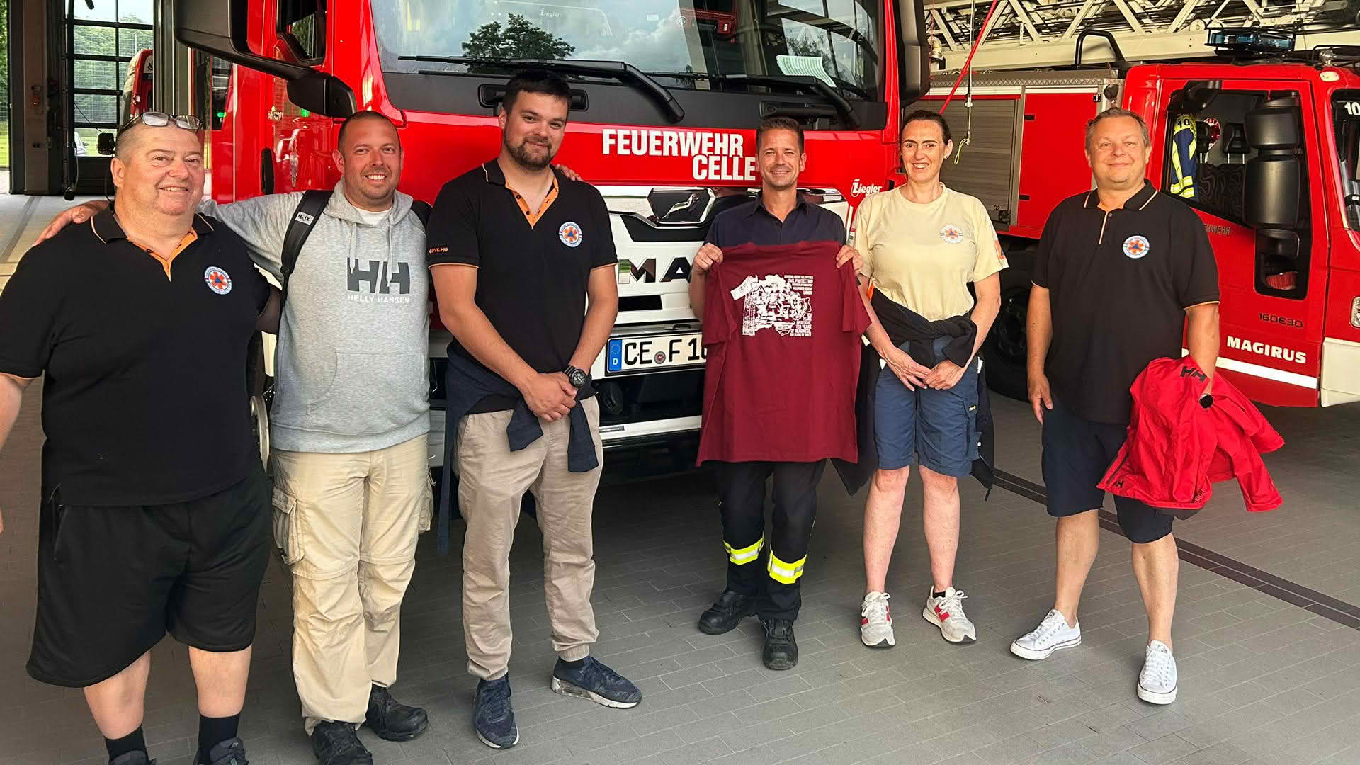 Feuerwehrleute aus Ungarn besuchen Celler Feuerwehr Aktuelle Feuerwehreinsätze und Berichte 1