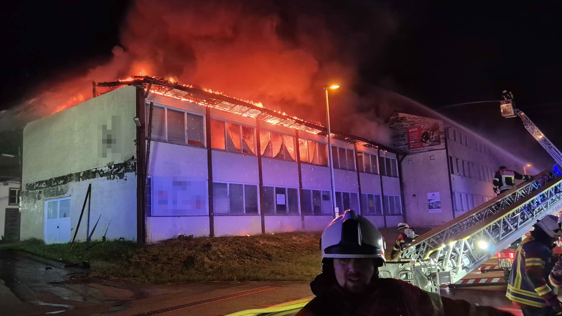 Brand Industriegebäude in Neufra