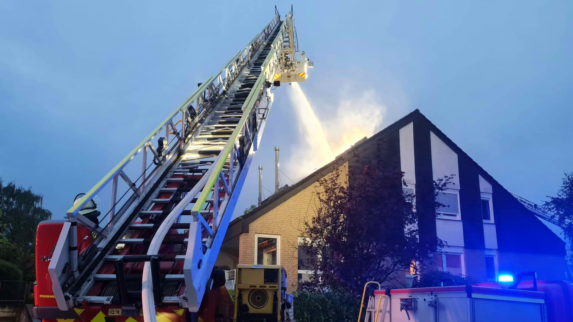 Dachstuhlbrand durch Blitzeinschlag