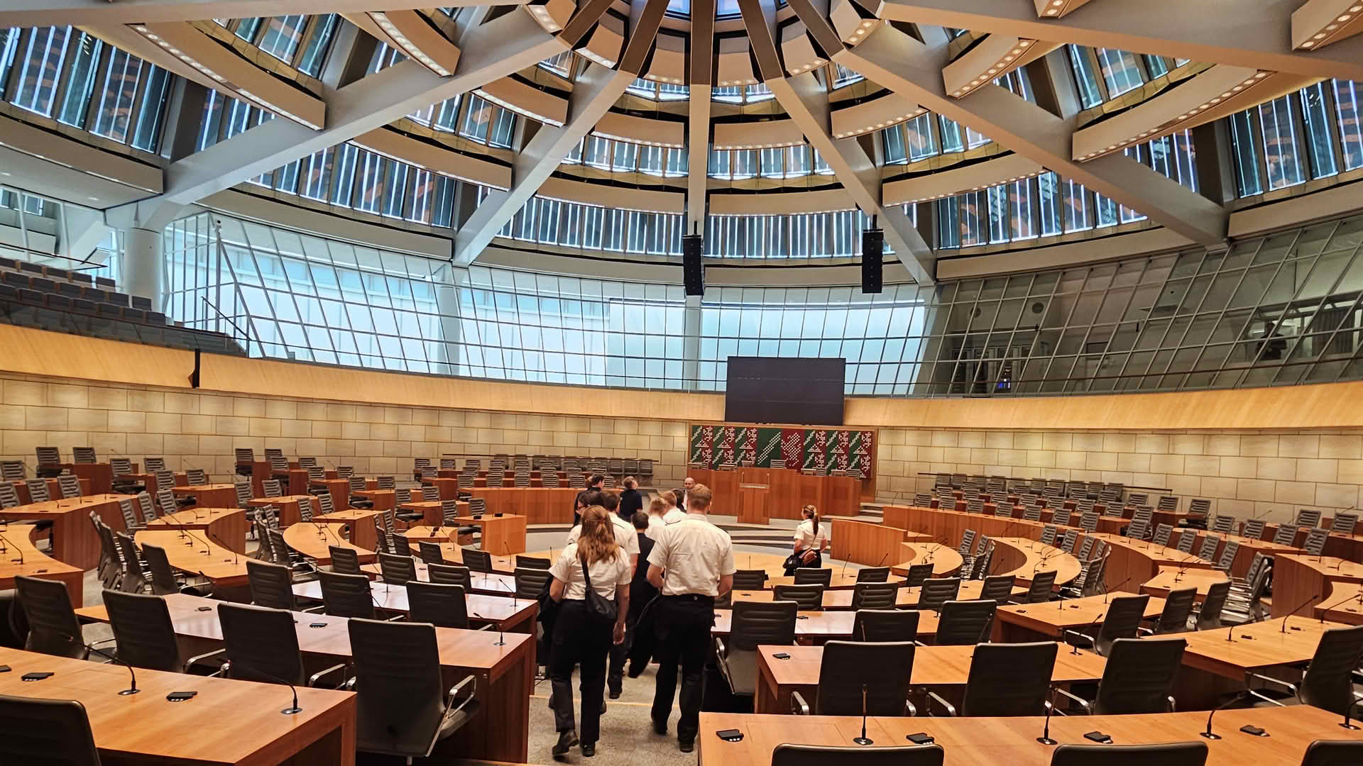 Jugendfeuerwehr besucht den Landtag Nordrhein-Westfalen
