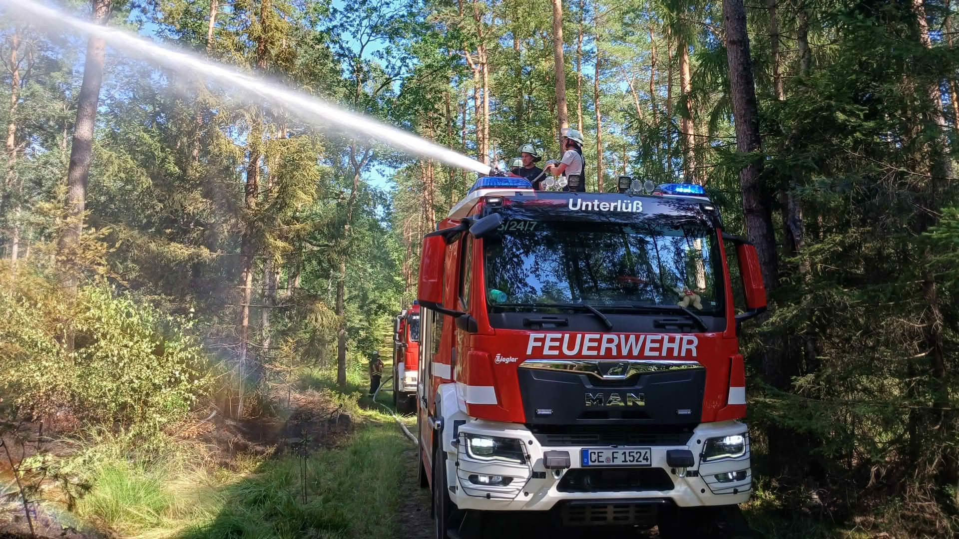 3500m² Waldboden brennen in Unterlüß 3500m² Waldboden brennen in Unterlüß