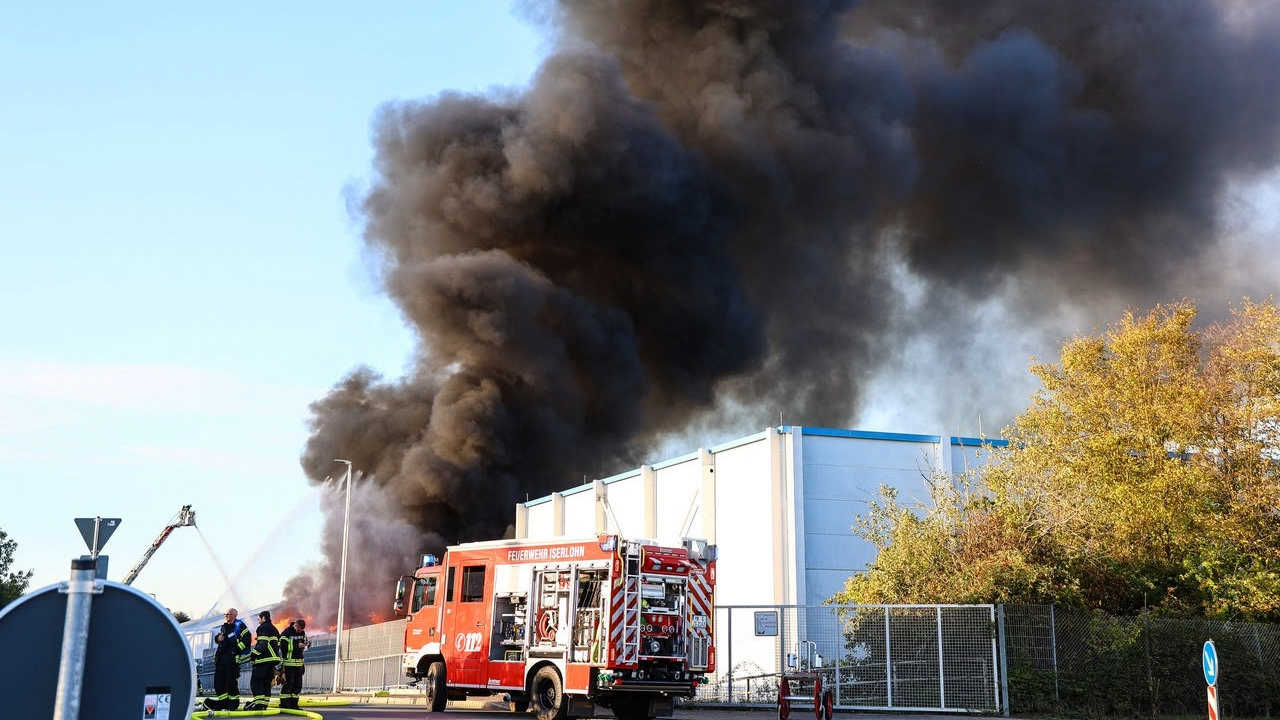 Großbrand bei Müllverwerter Großbrand bei Müllverwerter