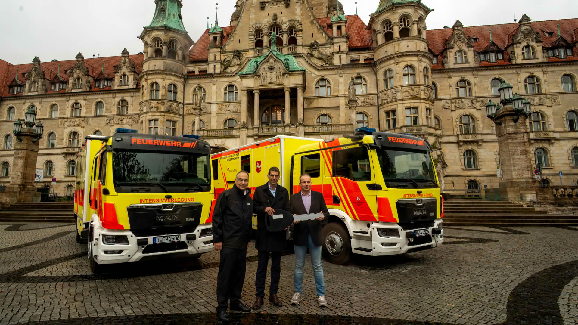Hannover stellt zwei neue Intensivtransportwagen in Dienst