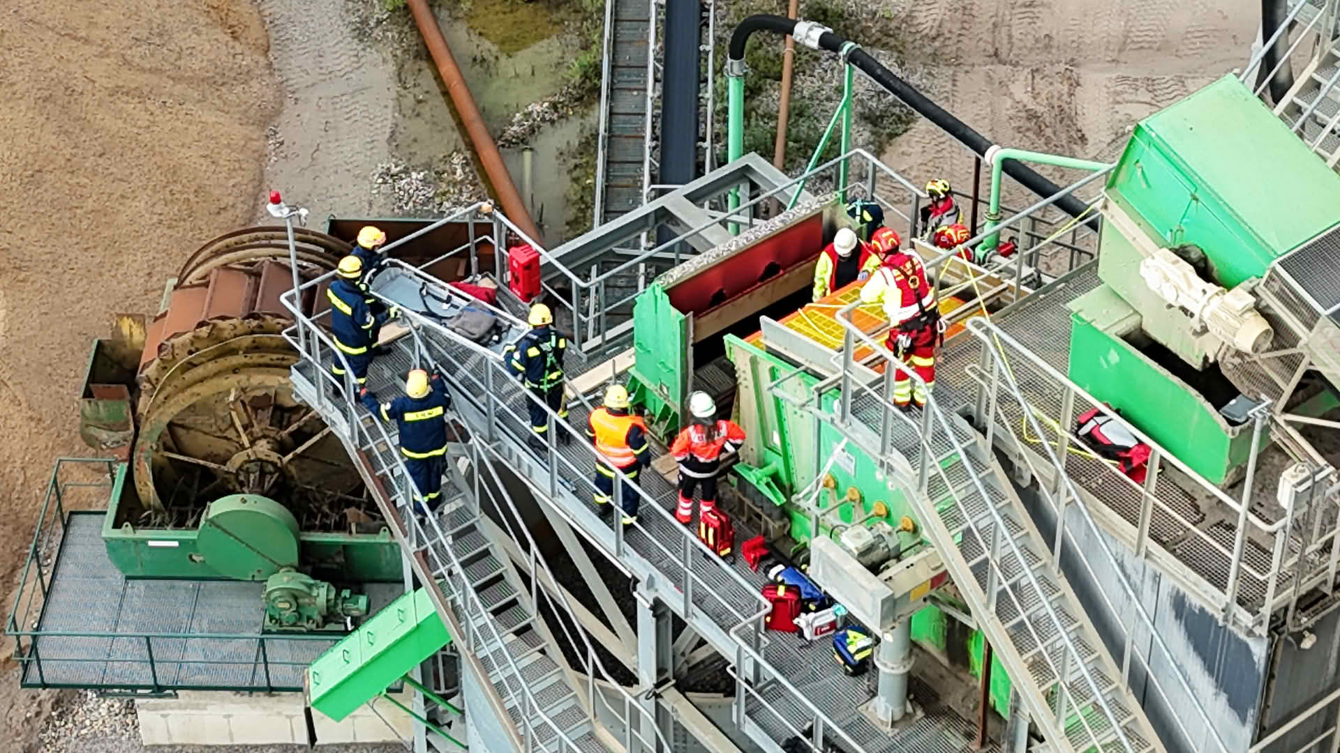 Hilfsorganisationen üben komplexe Menschenrettung