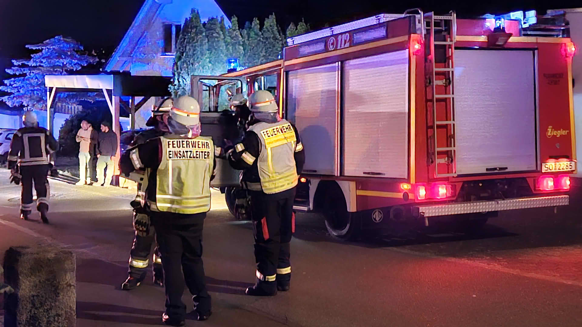 Interkommunale Herbstübung: Feuerwehren Arnsberg und Wickede erproben den Ernstfall